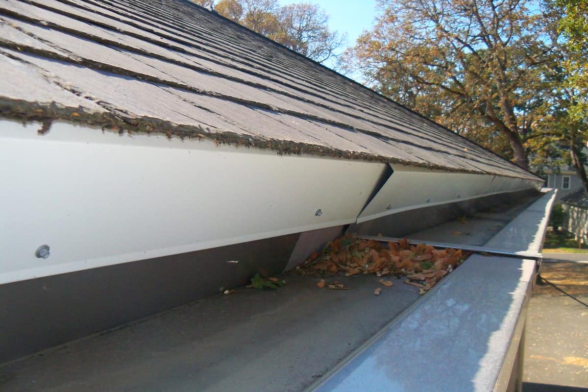 Gutter Repair, Cleaning & Guards